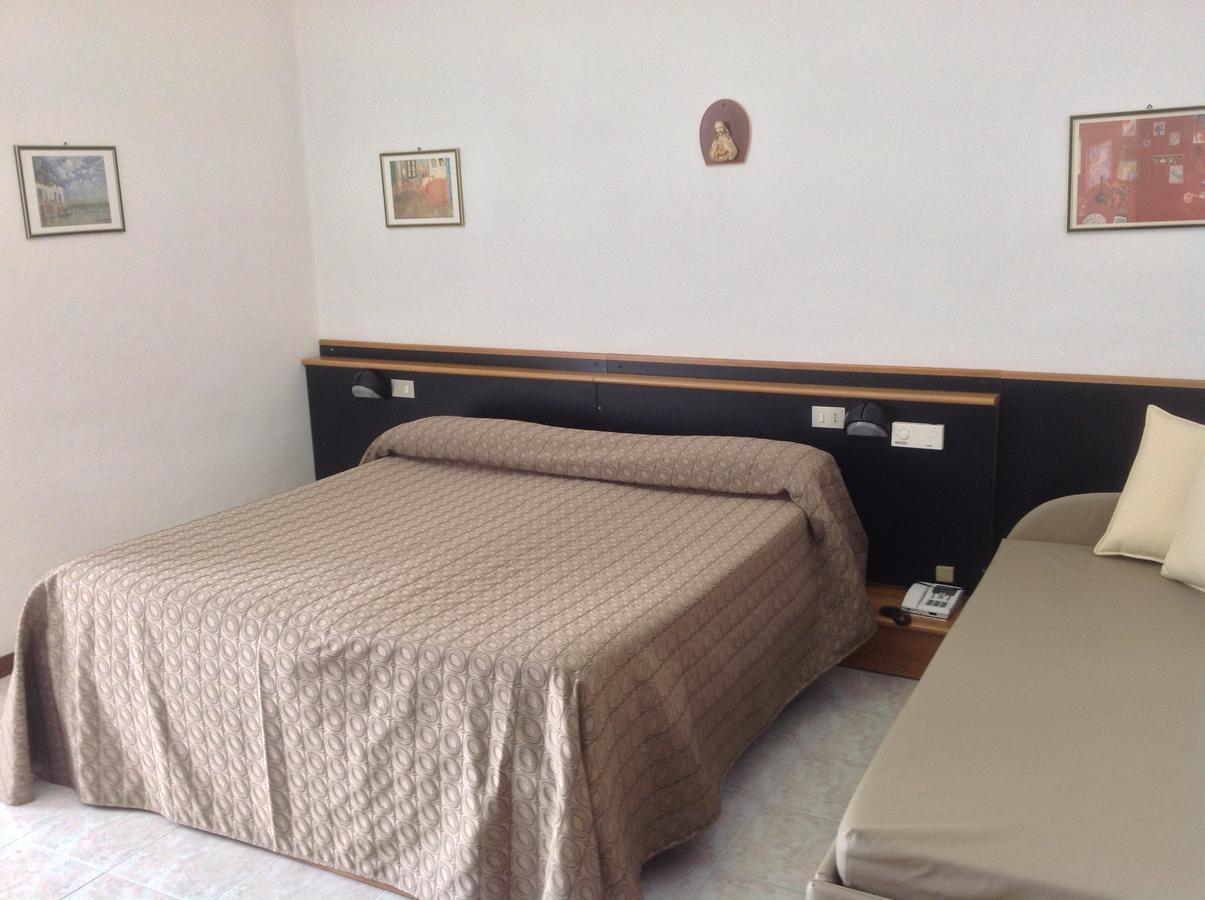 Double Room,757949131:JPEG