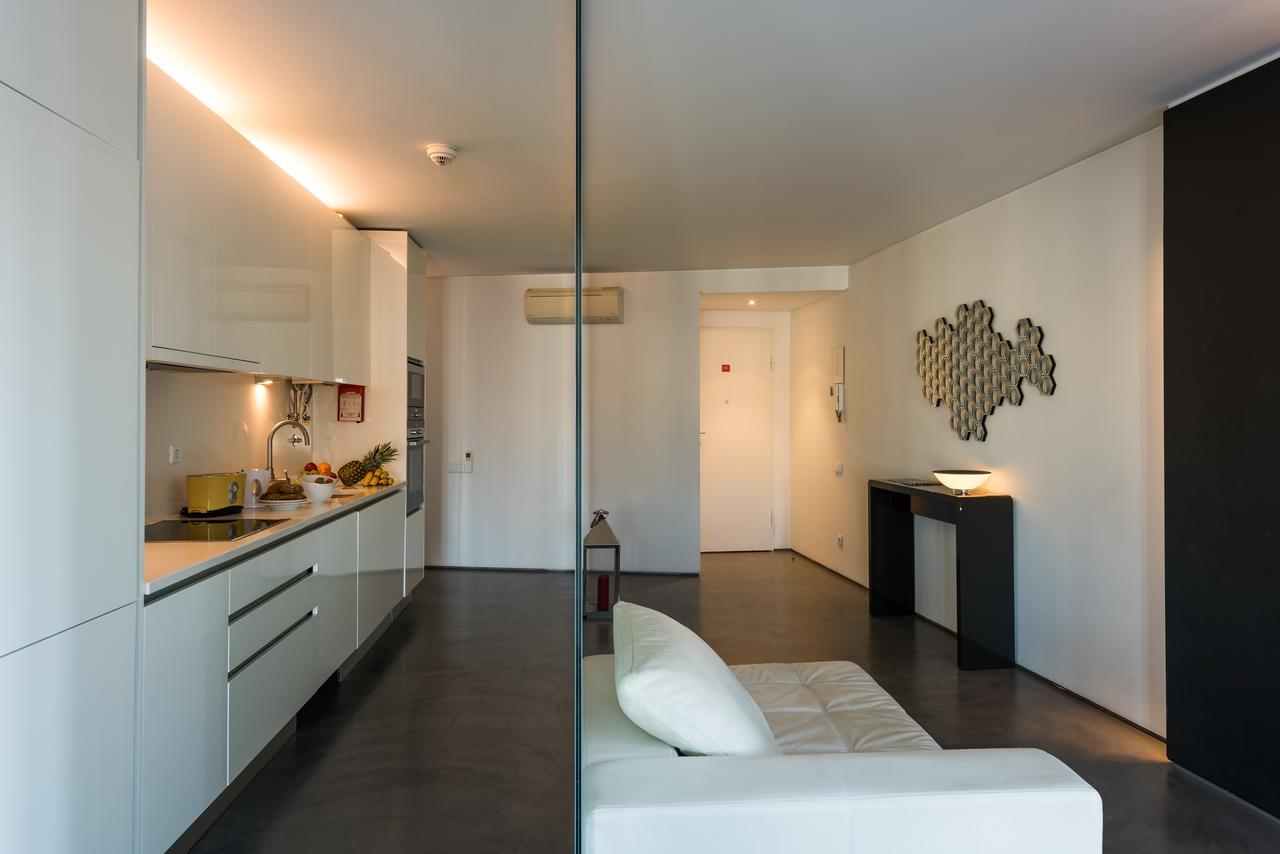 One-Bedroom Apartment Panoramic View