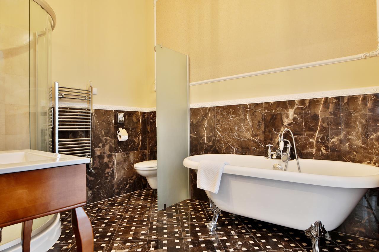 Superior Room Park or Colonnade View