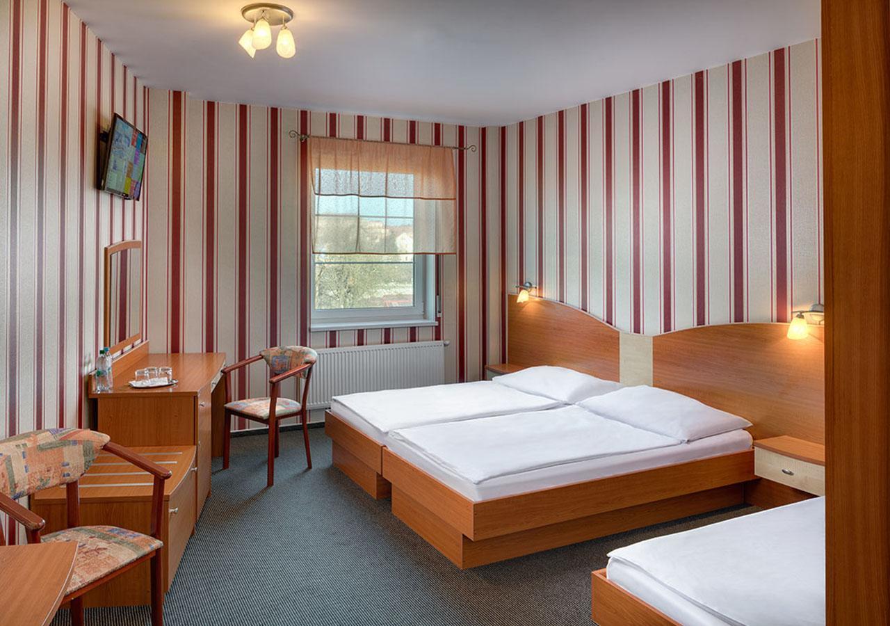 Superior Triple Room Access to Aquapark iQlandia Funpark
