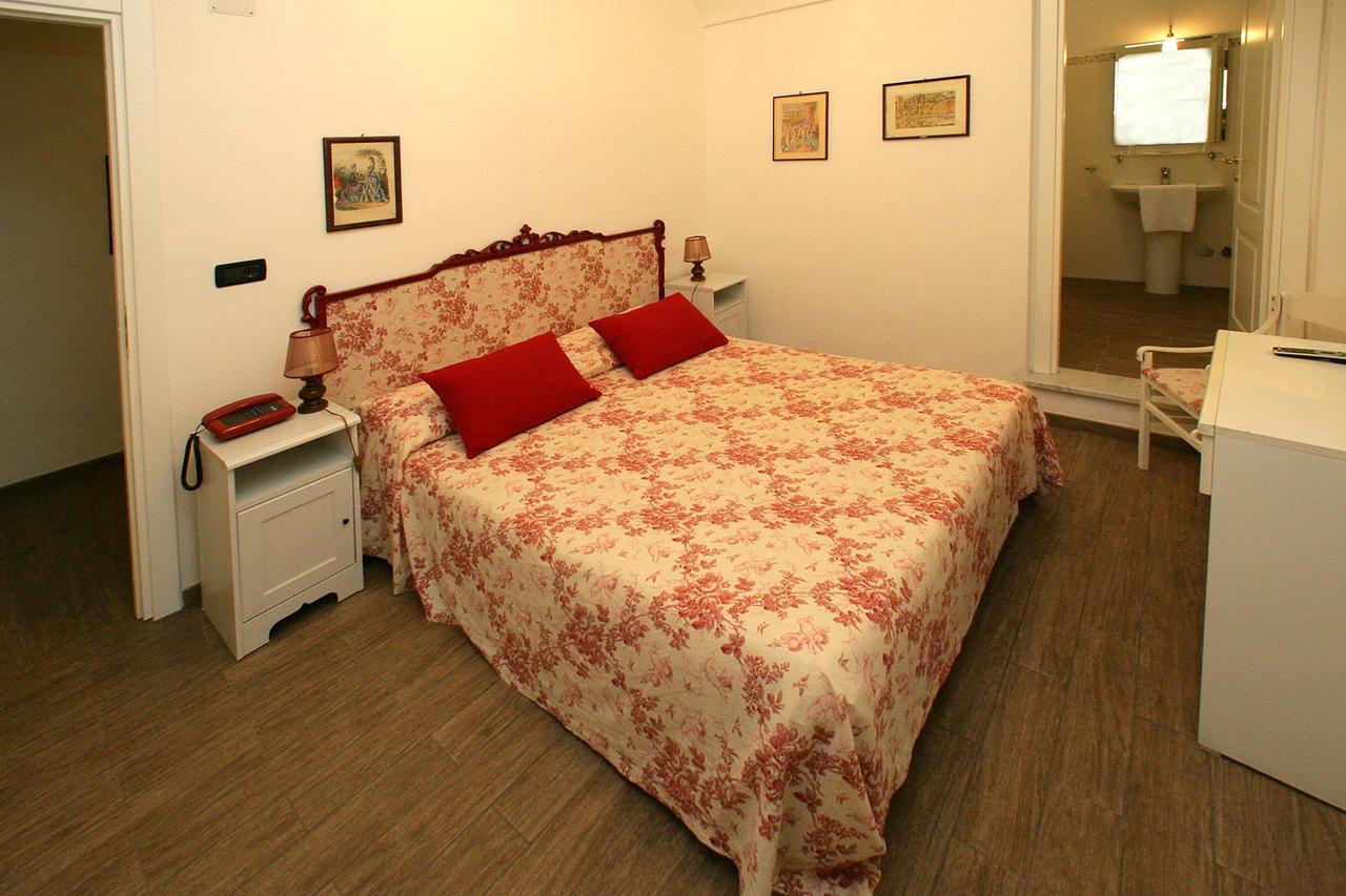 Double Room,784412580:JPEG