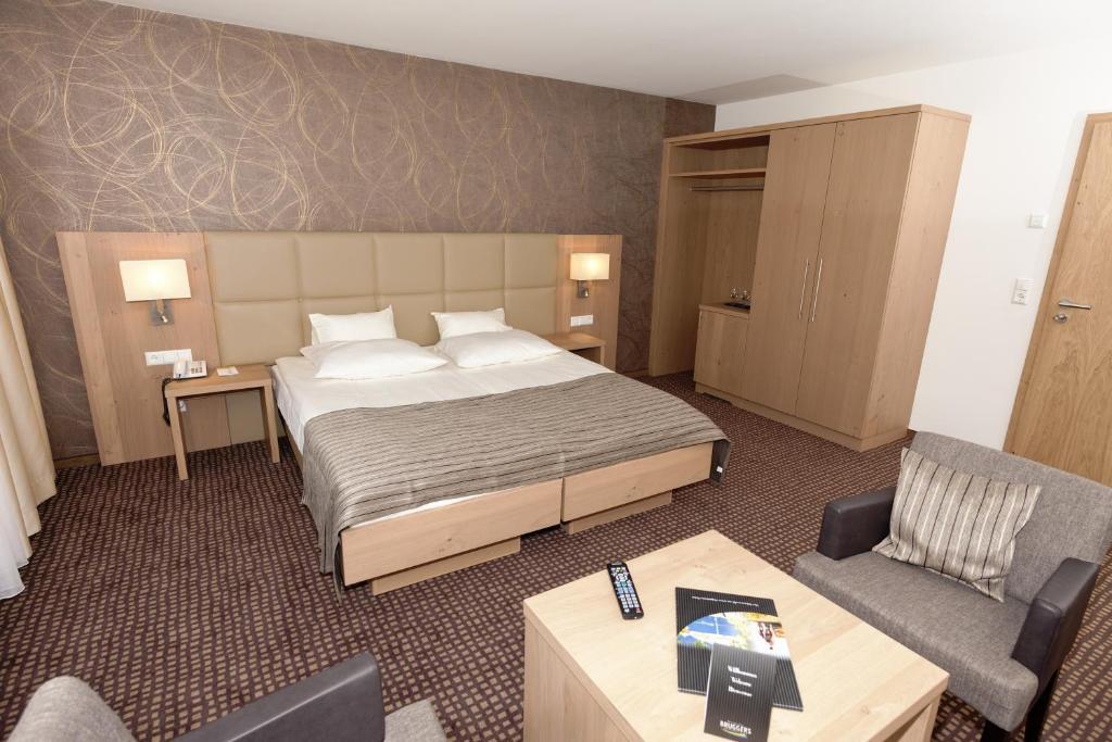 Hotel Park Double Room – Land Side