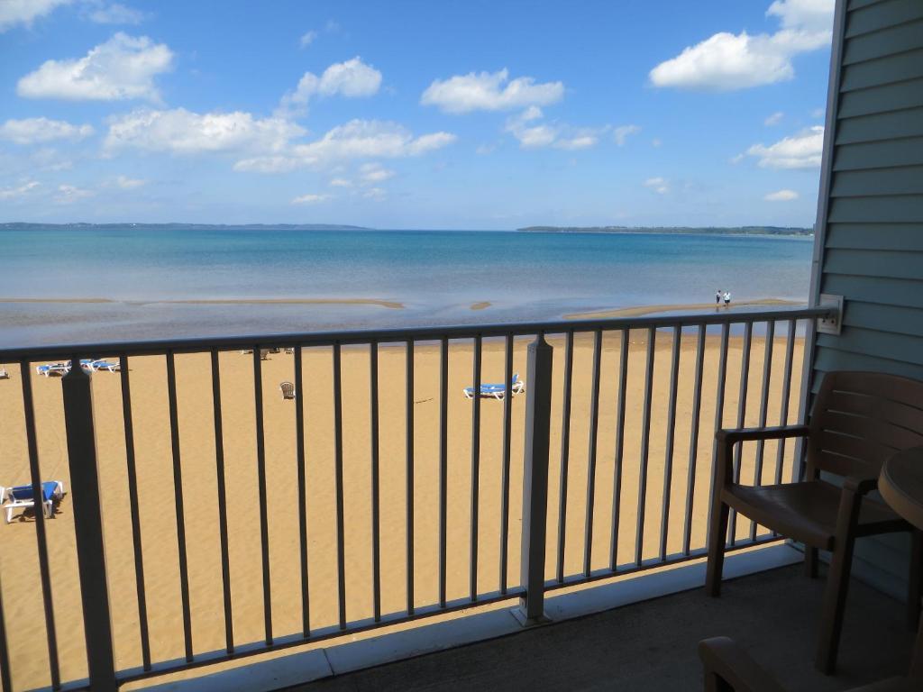 King Queen Room Beach View Upper Floor