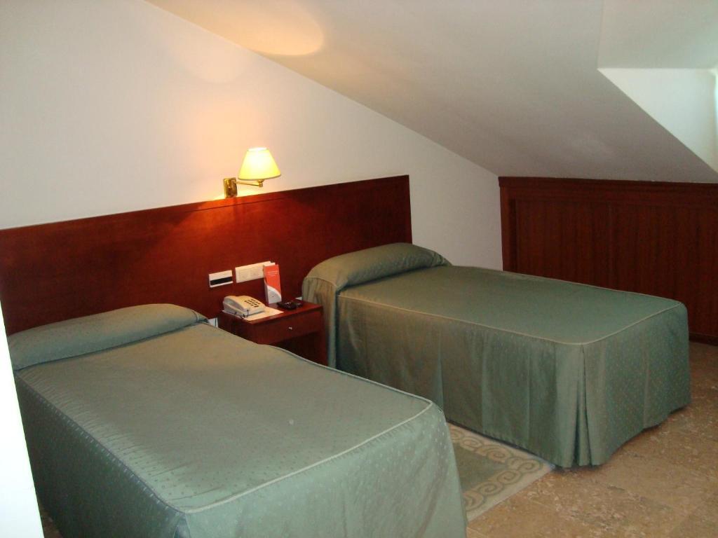 Twin Room Attic