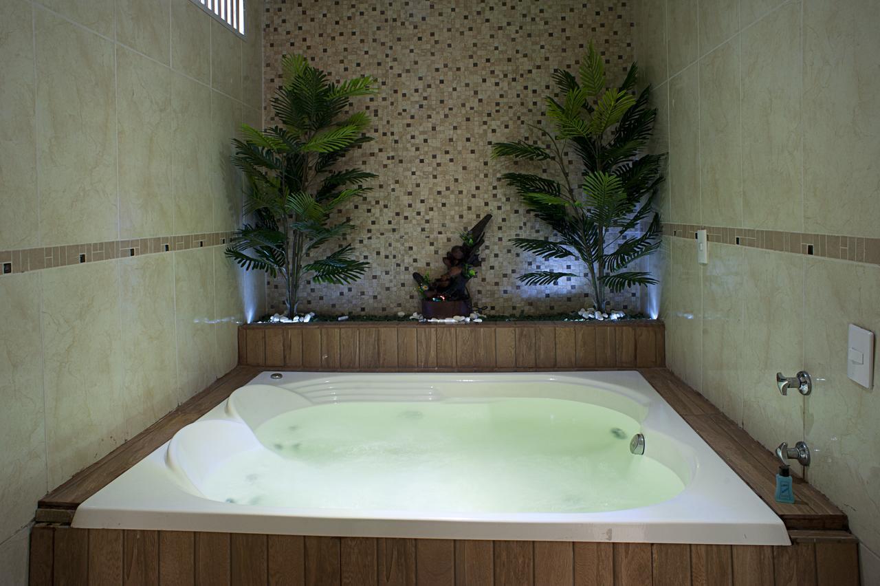 Queen Room Spa Bath
