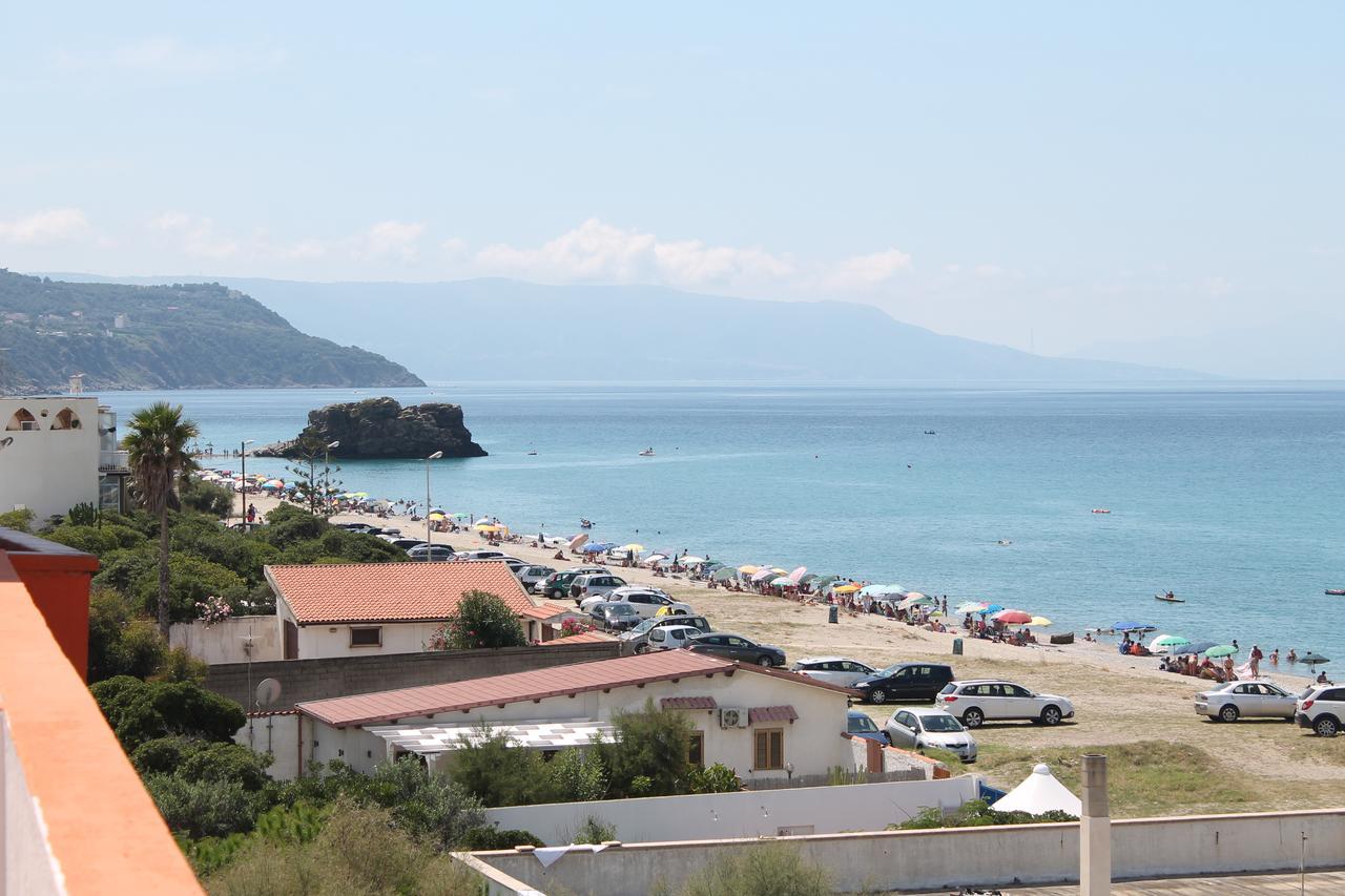 Camera Quadrupla con Vista Mare