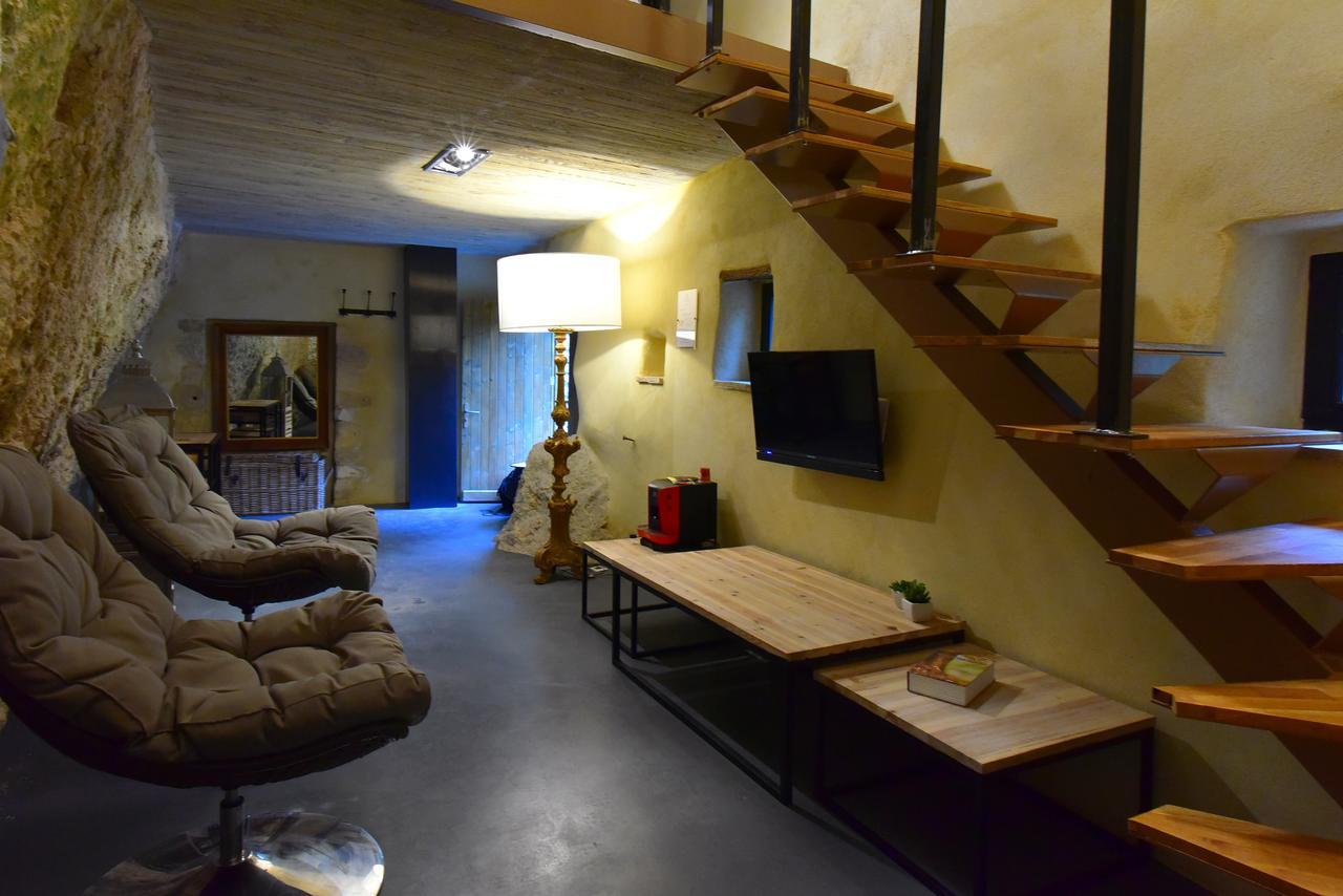 Large Double Room,639782298:JPEG