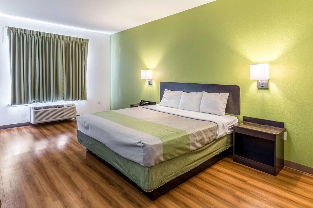 King Room - Disability Access - Non-Smoking