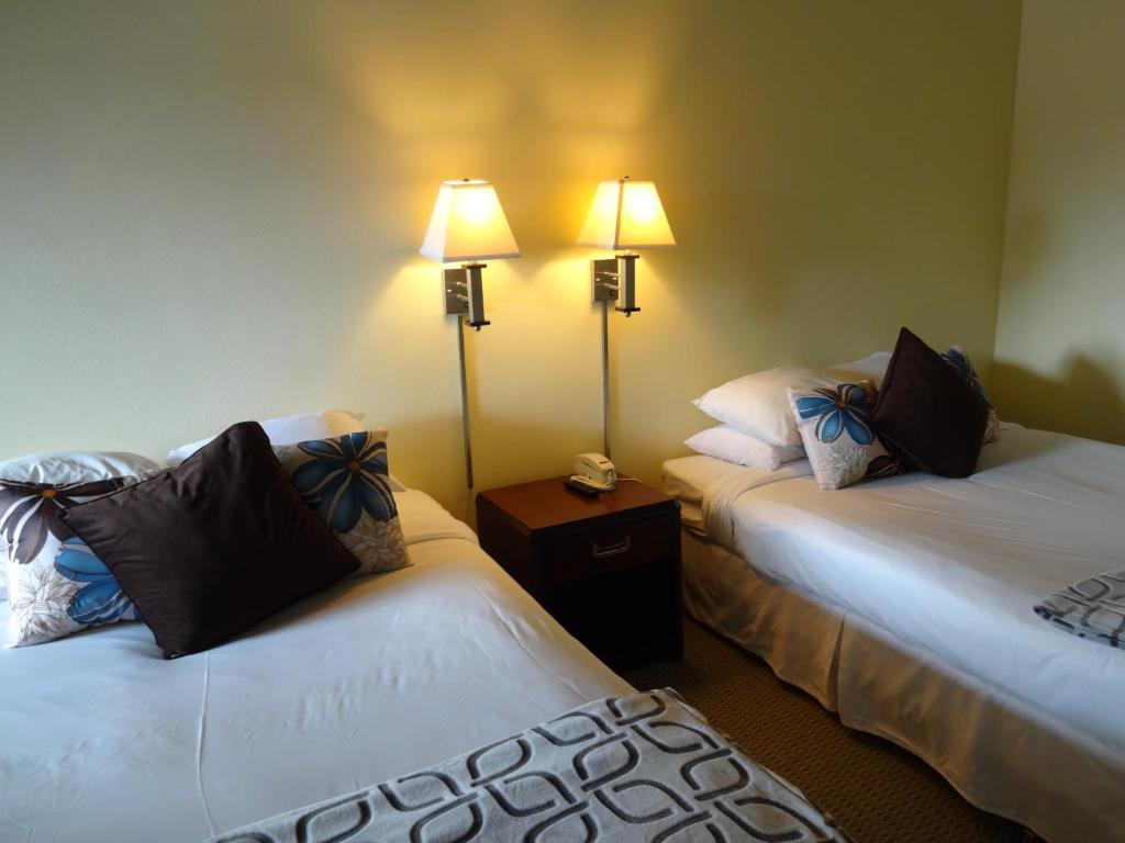 Deluxe Queen Room Two Queen Beds
