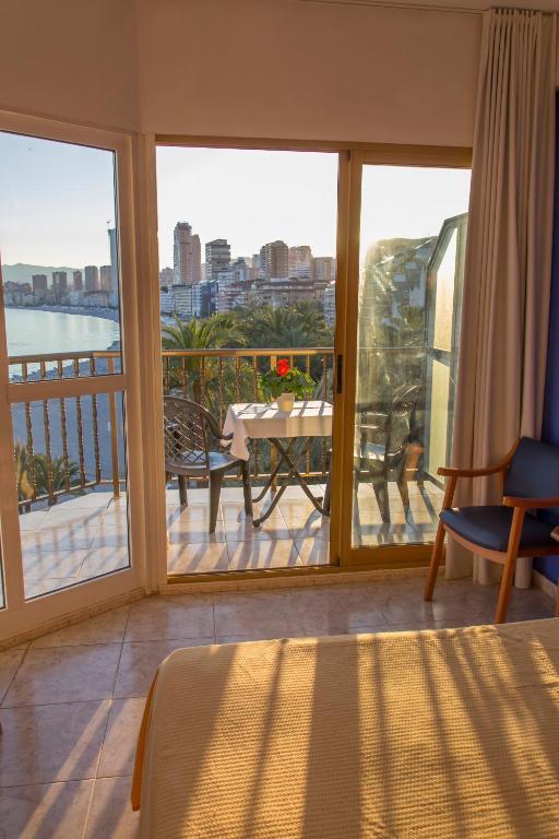 Double or Twin Room Sea View