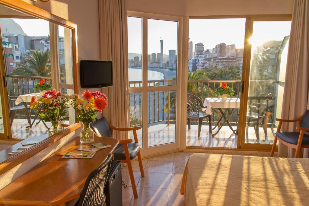 Double or Twin Room Sea View