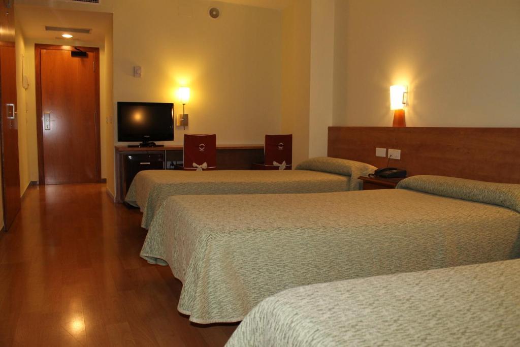 Triple Room,64179028:JPEG