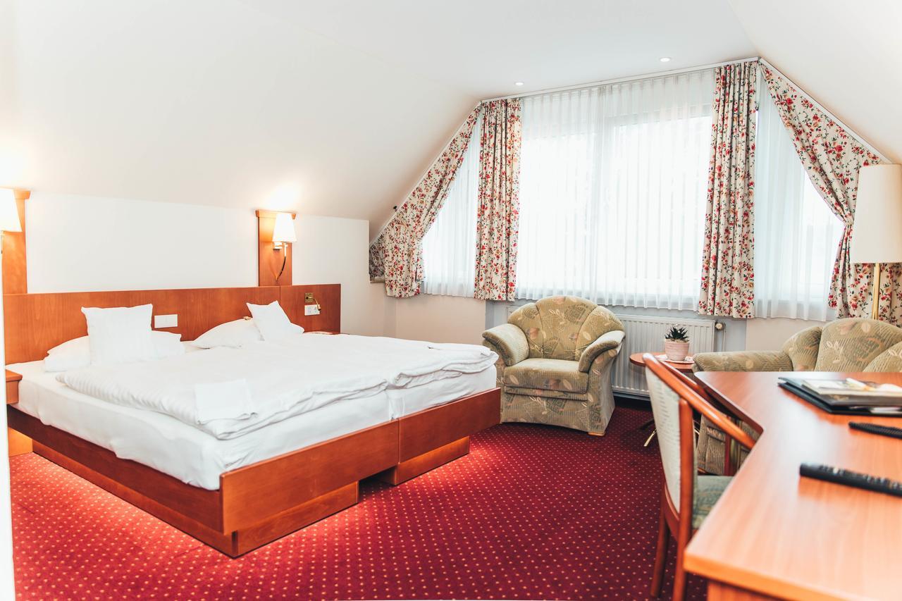 Large Double Room
