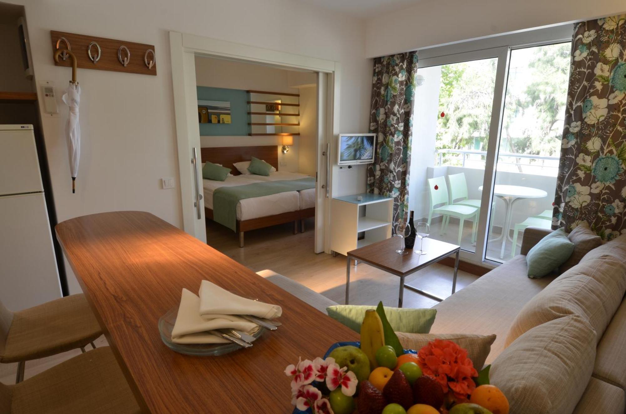 Family Room Garden View