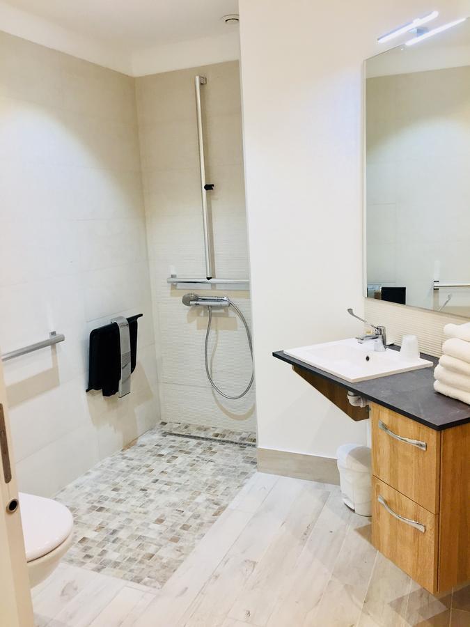 Chambre Double - Accessible aux Personnes à Mobilité Réduite