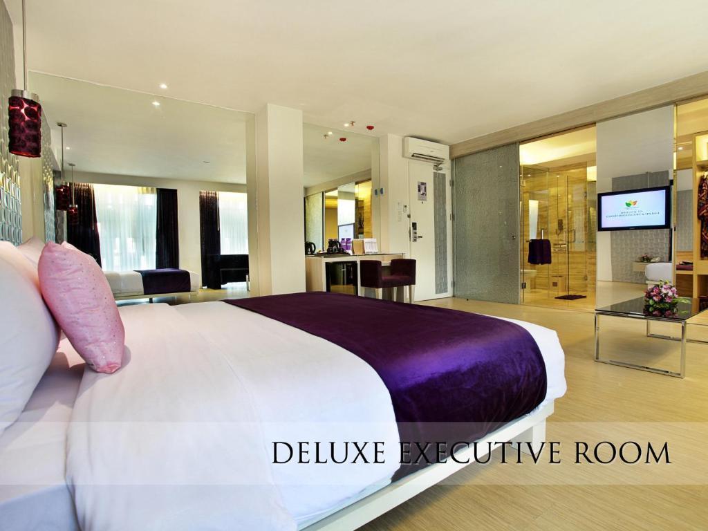 Deluxe Double Room Pool View