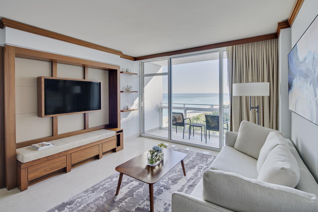 One-Bedroom Apartment King Bed Balcony Ocean View