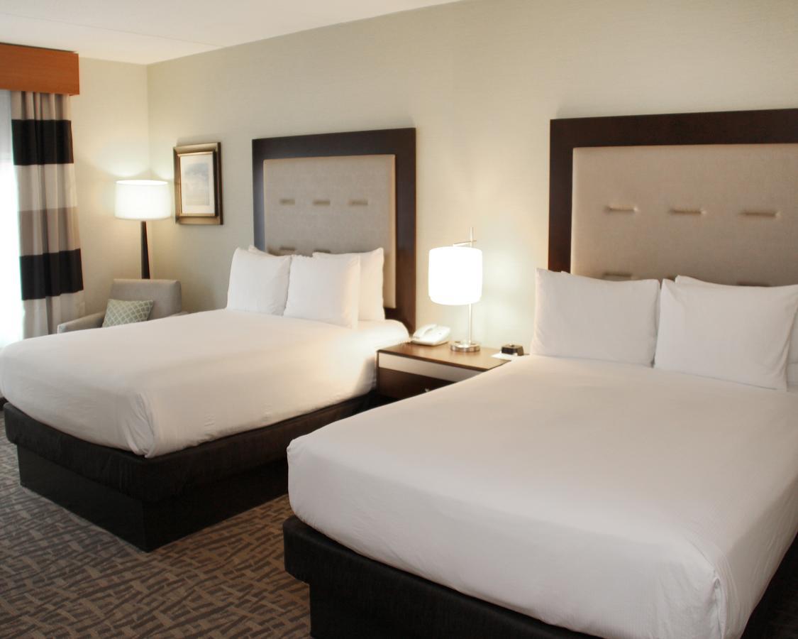 Queen Room Two Queen Beds Non-Smoking