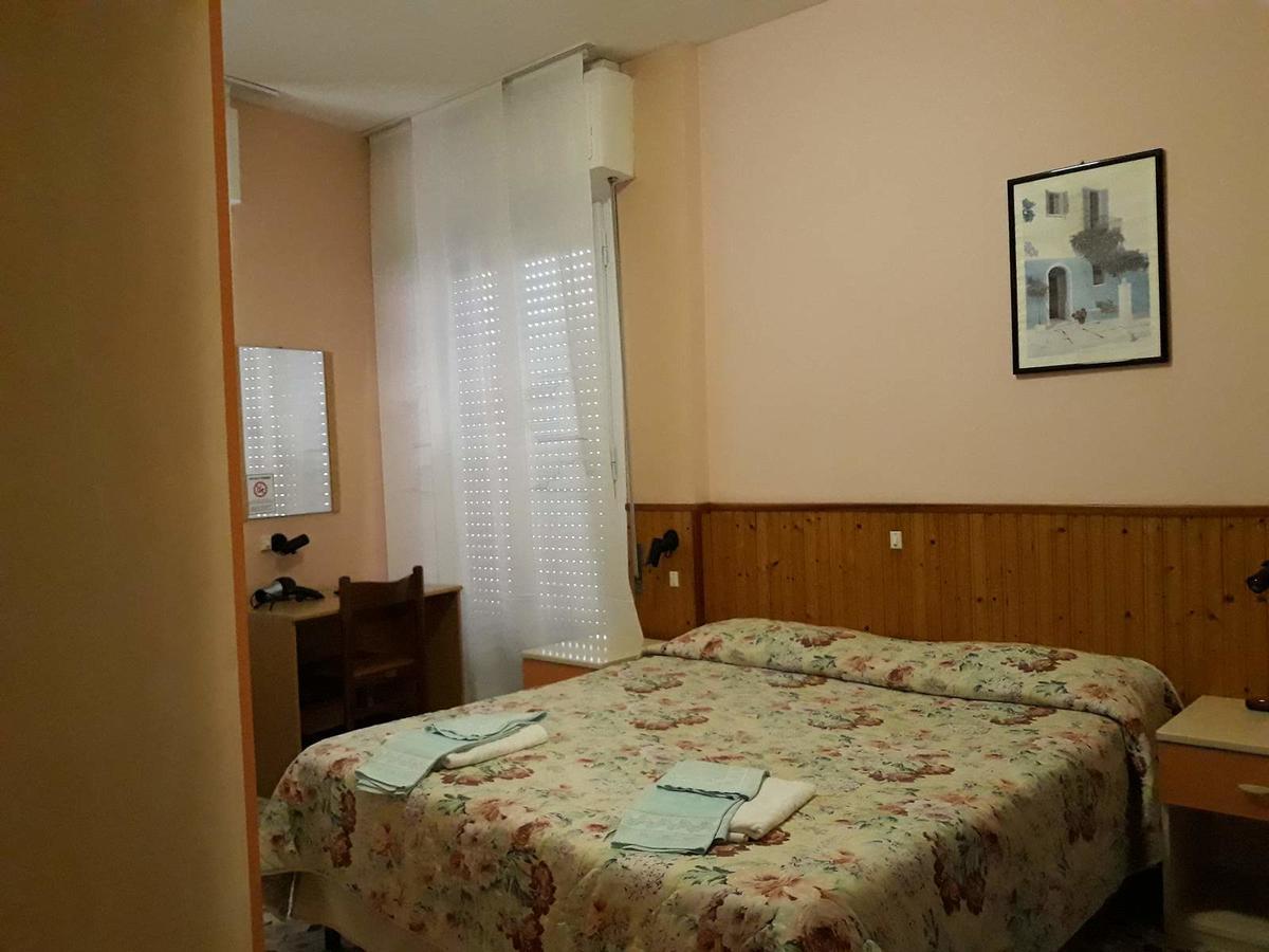 Economy Triple Room