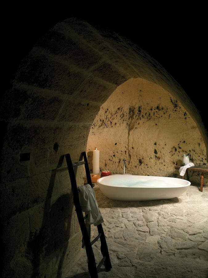 Suite Cave