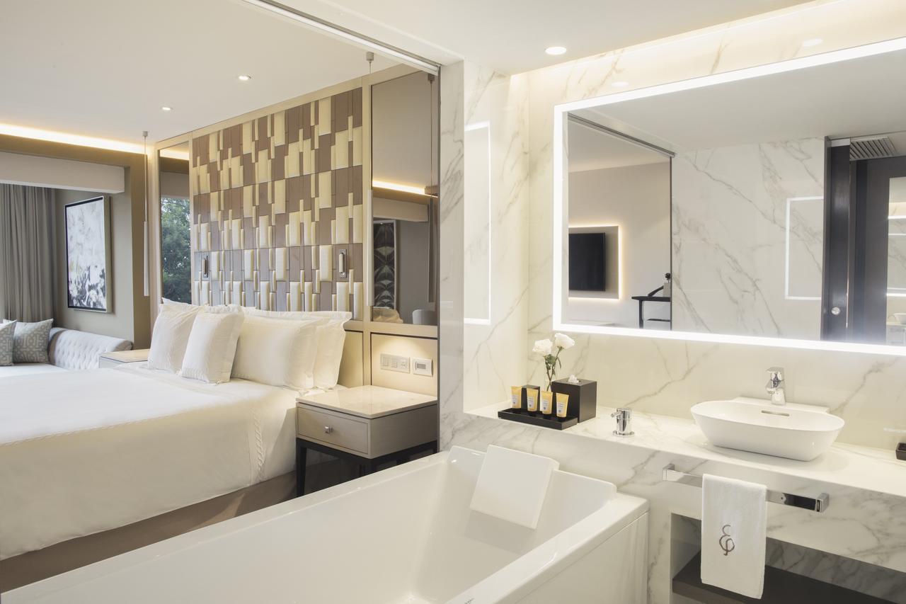 Executive Jr Suite