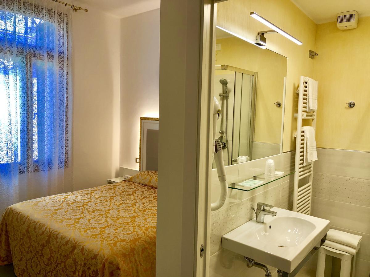 Superior Double or Twin Room,643980849:JPEG