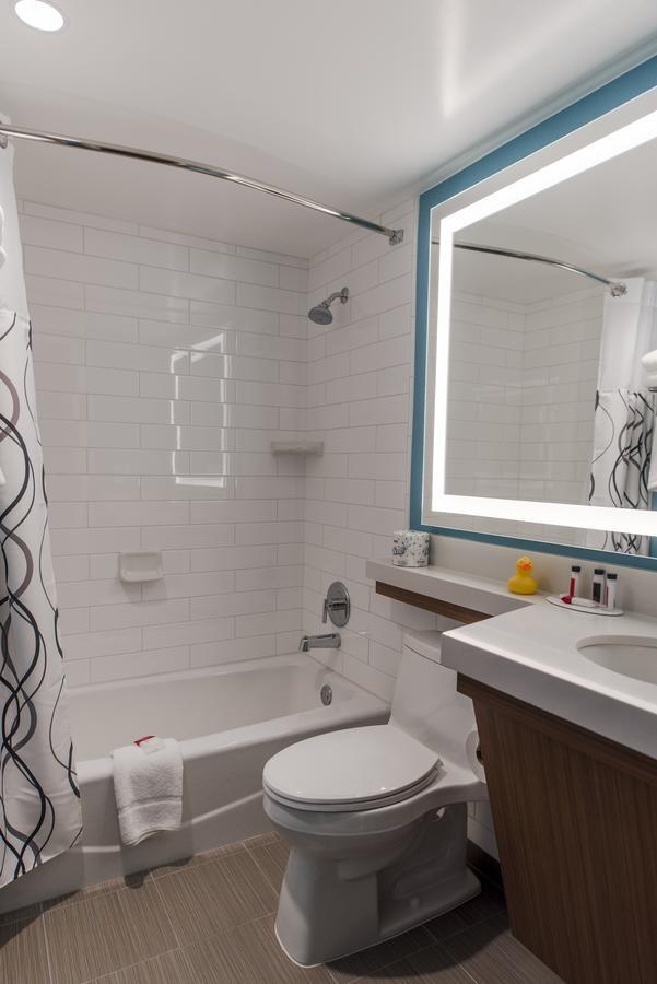 1 King Bed and 1 Bunk Bed, Two-Bedroom Family Suite, Building 1, Non-Smoking