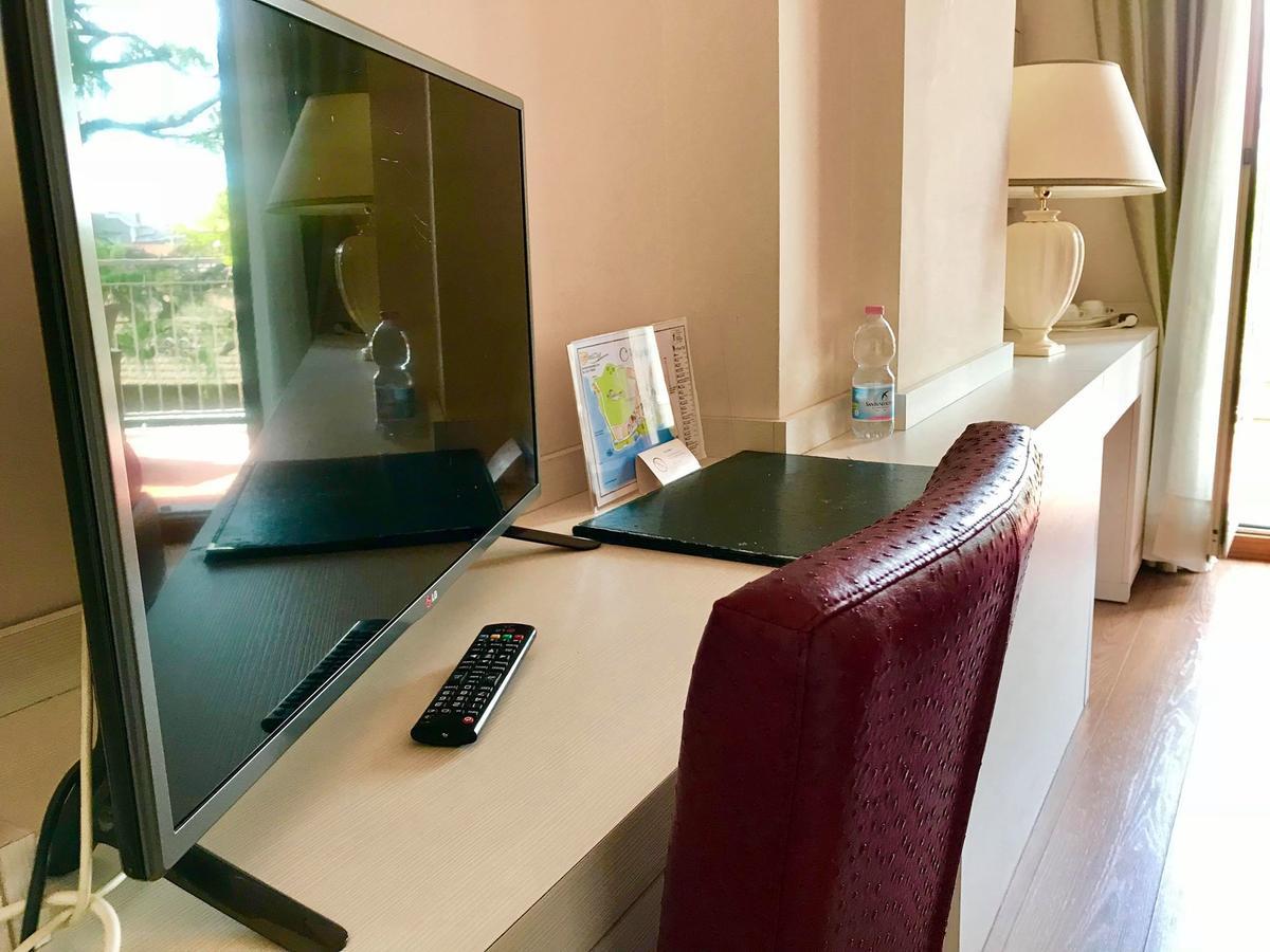 Deluxe Double Room Side Lake View