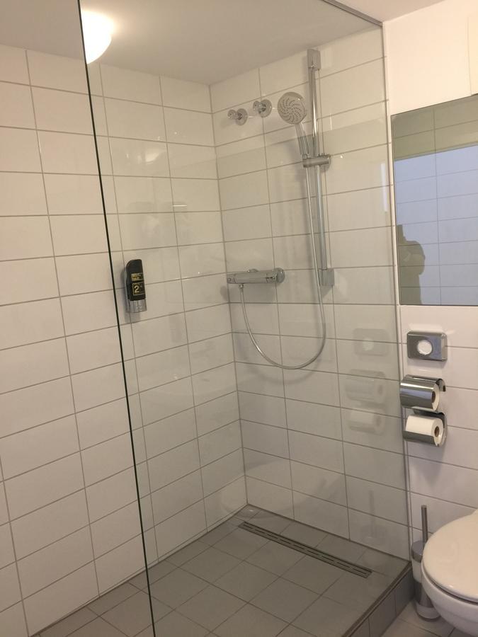 Single Room,644872674:JPEG
