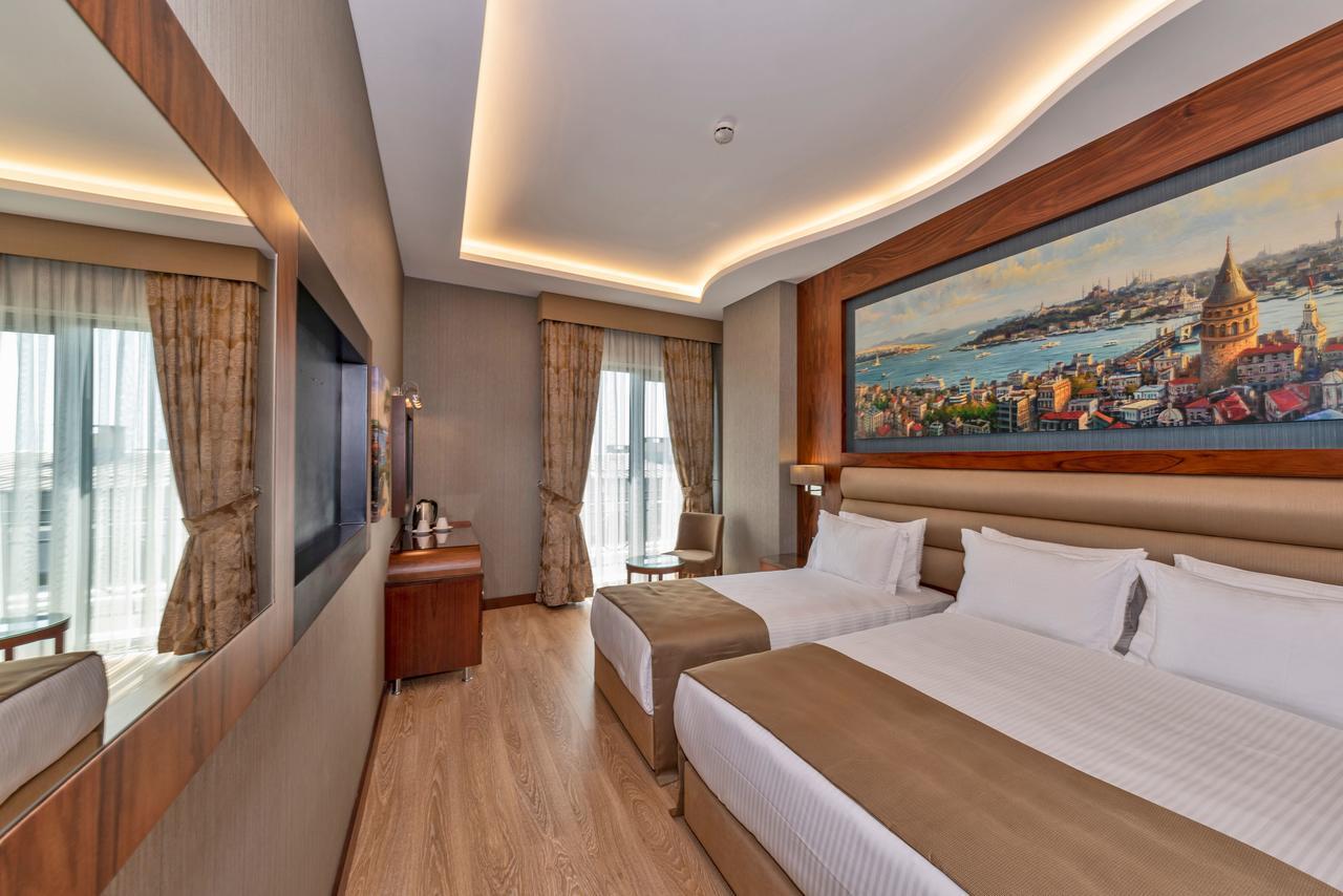 Deluxe Family Room