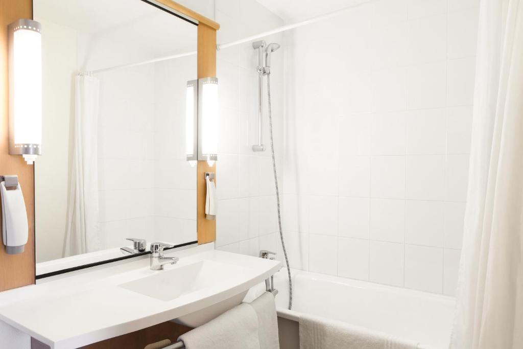 Chambre Standard avec 1 Lit Double et 1 Lit Simple