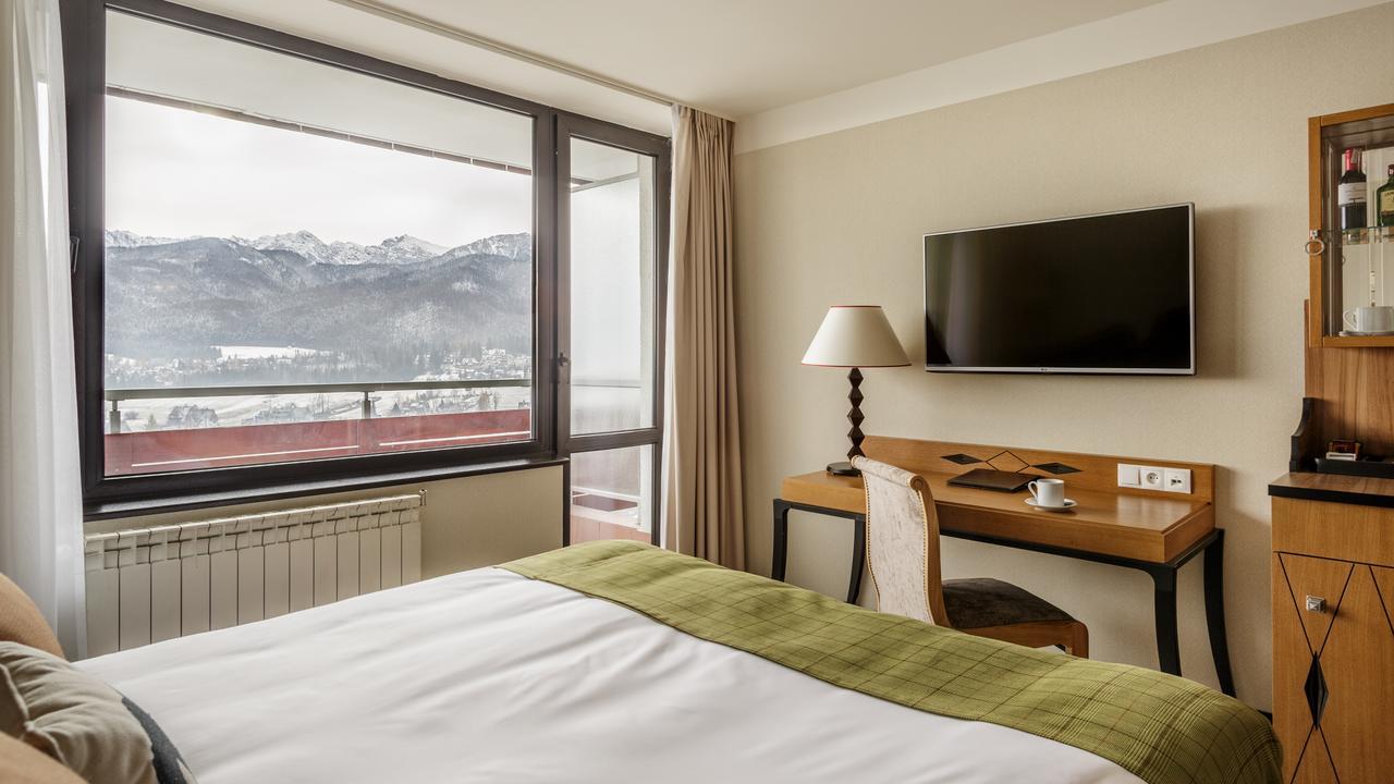 Deluxe Queen Room Mountain View