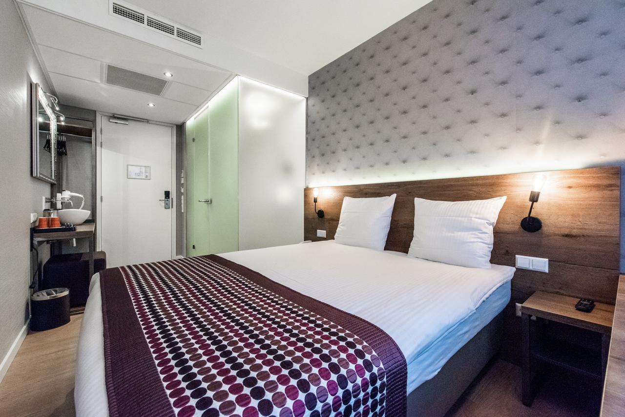 Standard Zimmer mit Kingsize-Bett