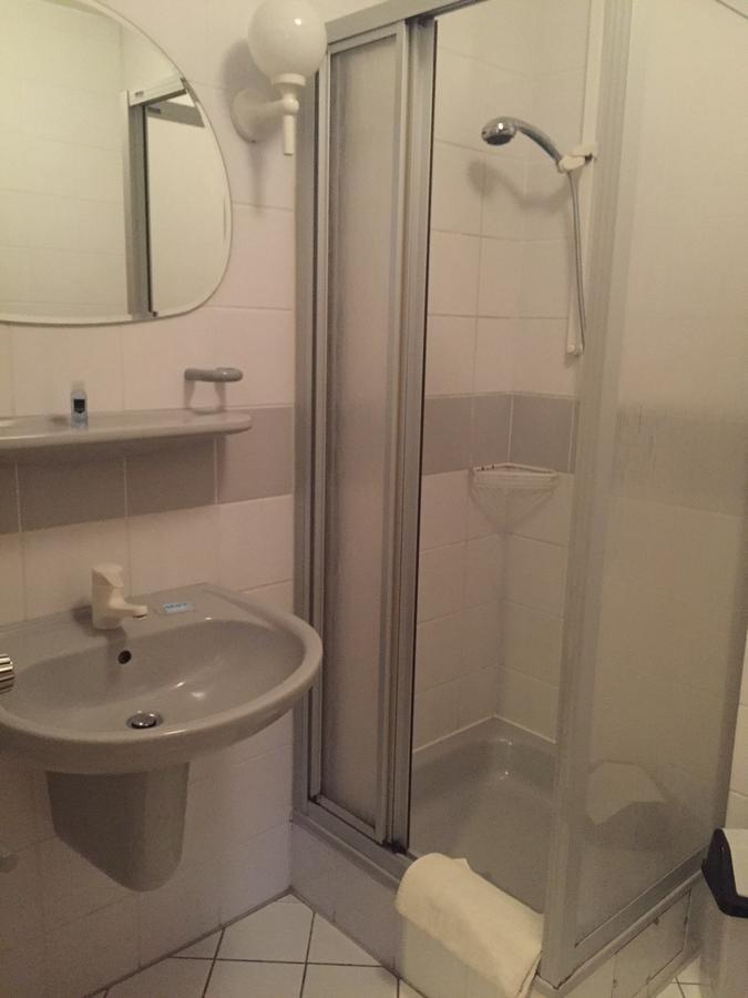 Standard Einzelzimmer mit Dusche