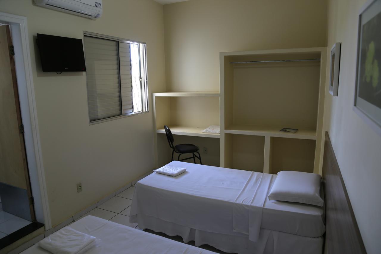 Quarto com Cama de Casal ou 2 de Solteiro