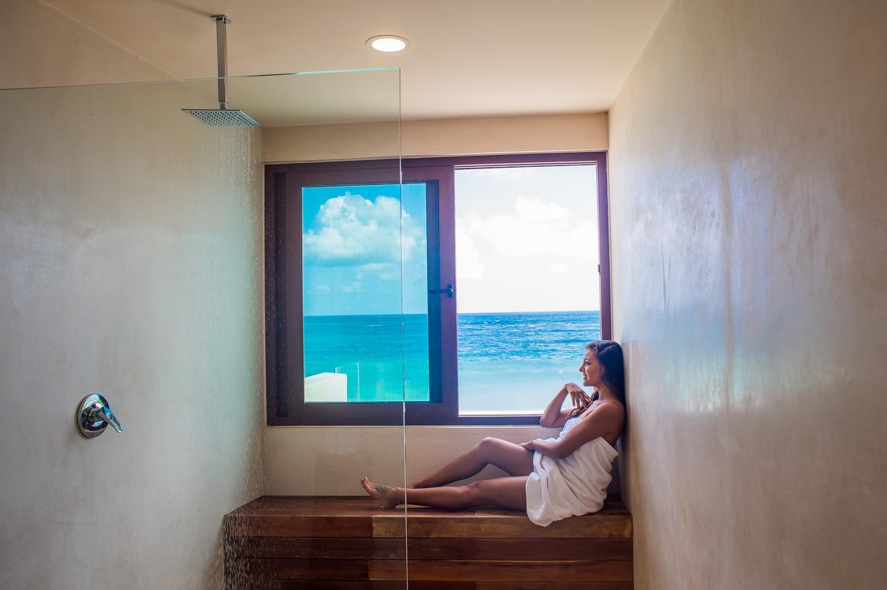 Oceanfront Penthouse Suite,646489077:JPEG