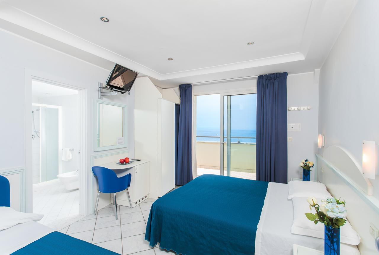 Quadruple Room with Terrace,664046673:JPEG