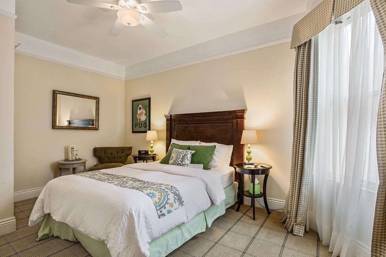 Queen Room Private Bath