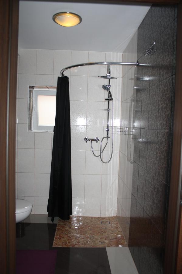 Single Room Bathroom