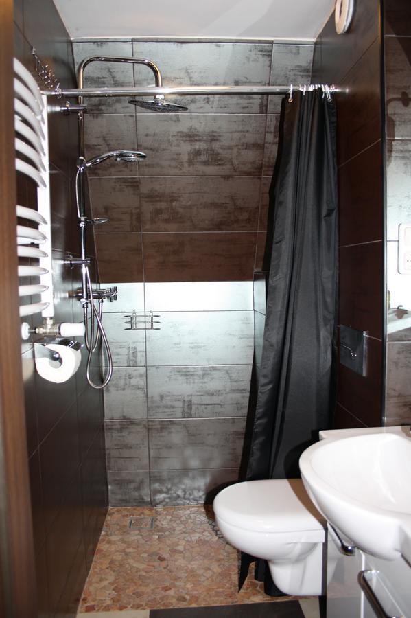 Twin Room Private Bathroom