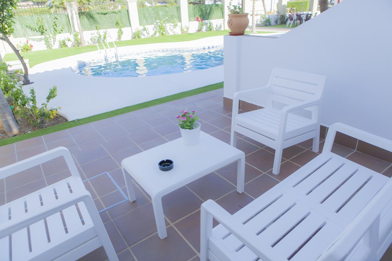 Habitación Triple con vistas a la piscina