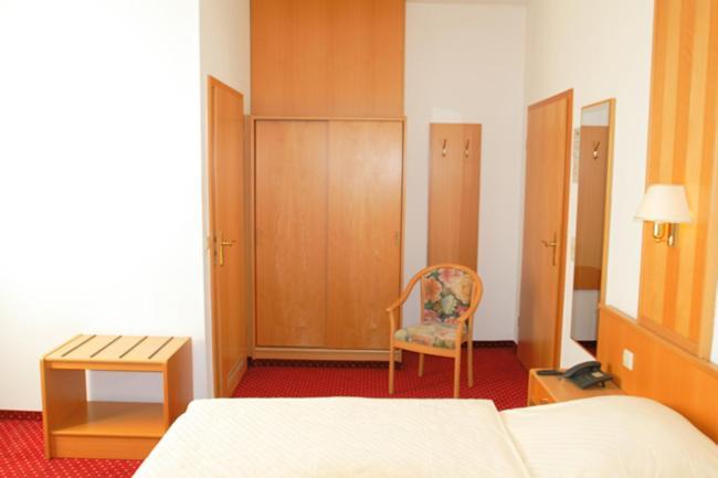 Four Poster Bedroom