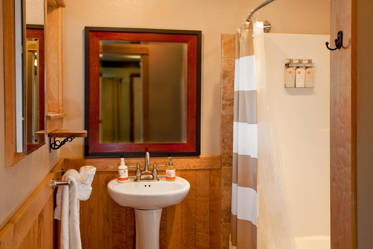 Standard Queen Suite