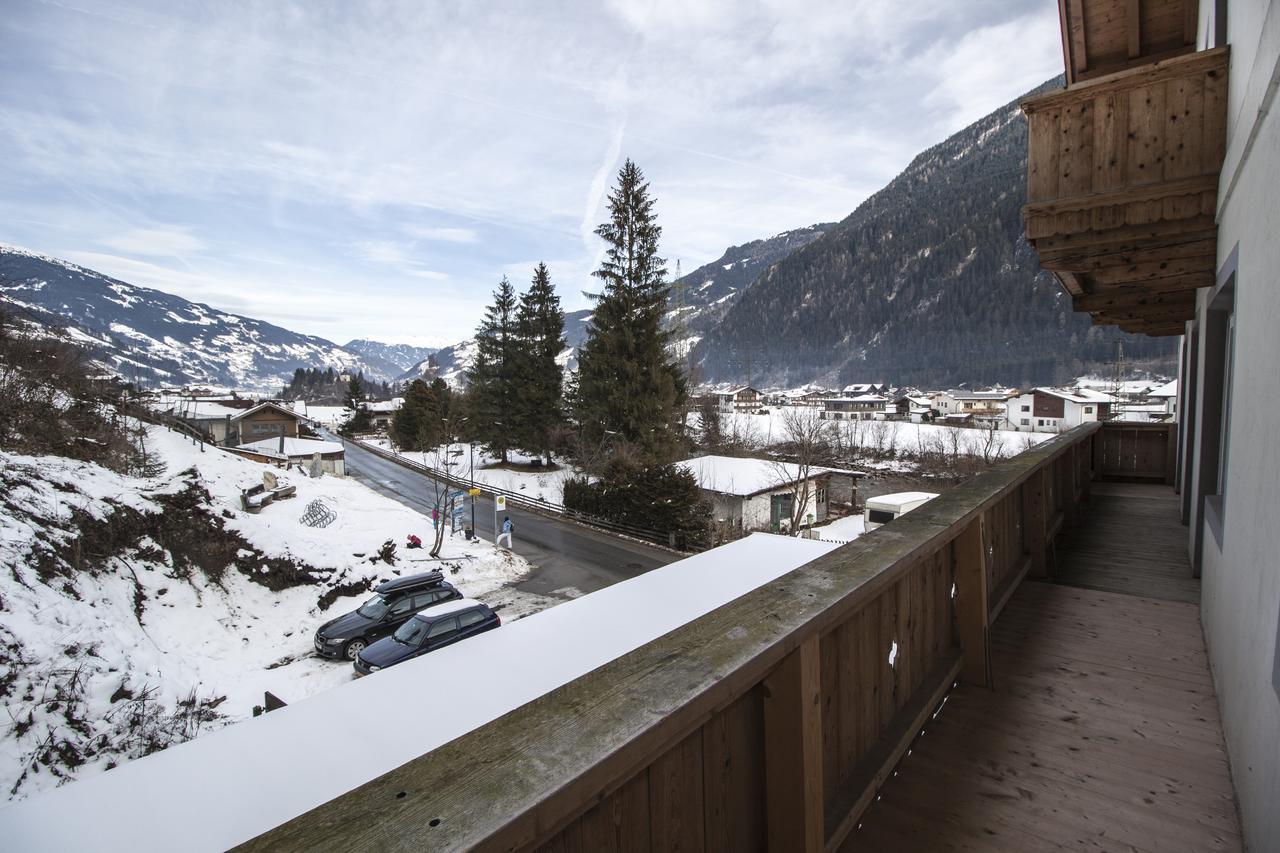Two-Bedroom Apartment with Balcony - Mountain View,1588241252:JPEG