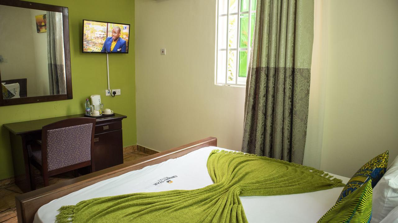 Standard Queen Room