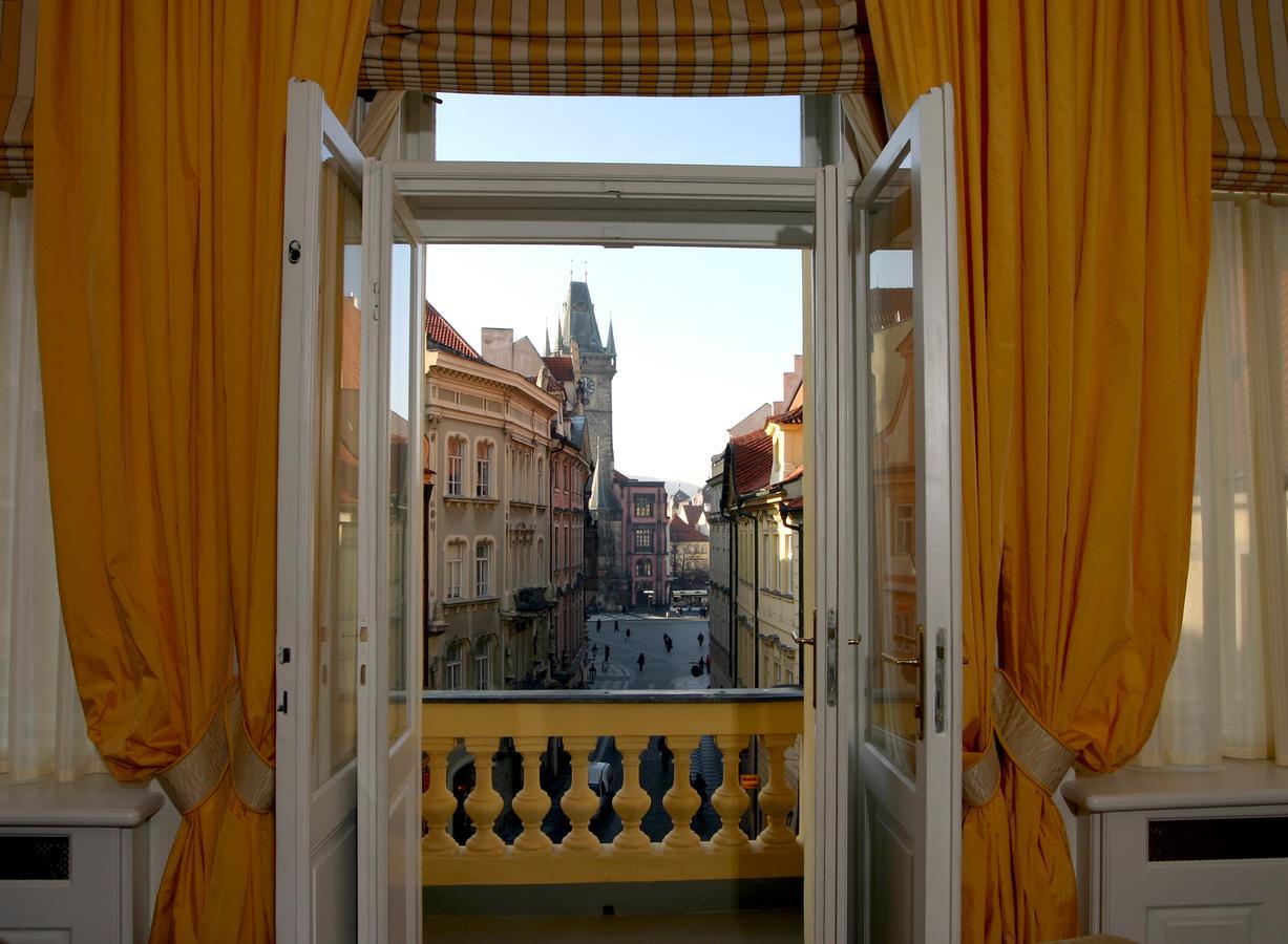 Suite - Vue Place de la Vieille Ville