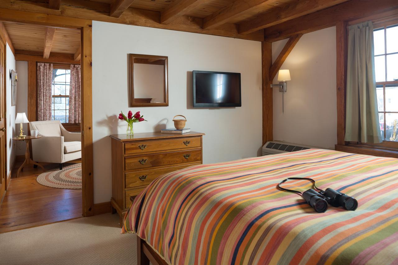 Two-Room King Suite Main House