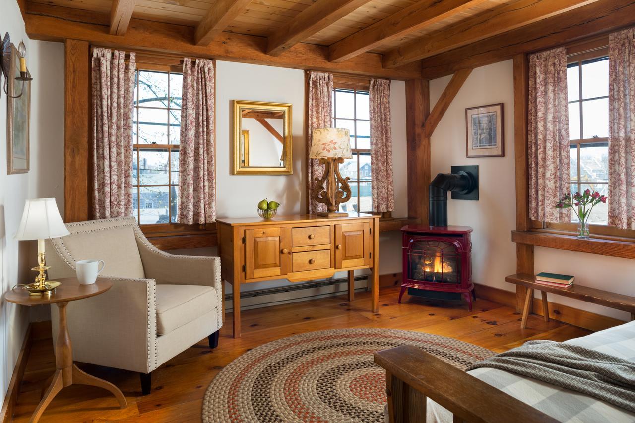 Two-Room King Suite Main House
