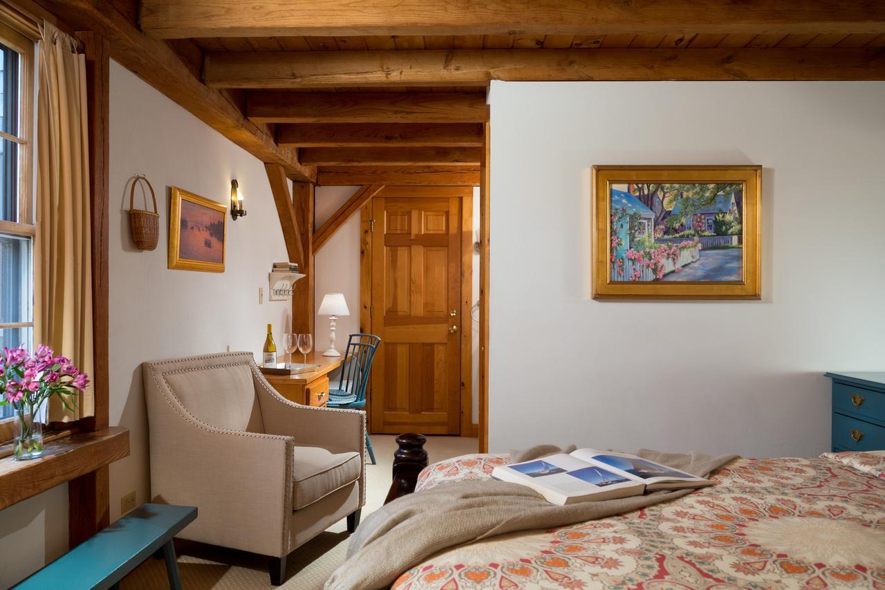 Deluxe King Room Main House
