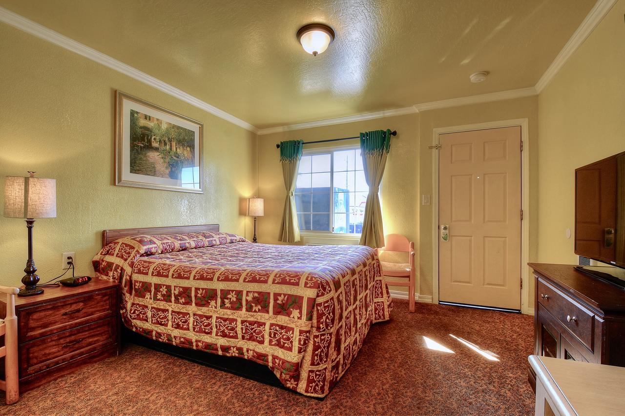 Queen Room Non-Smoking